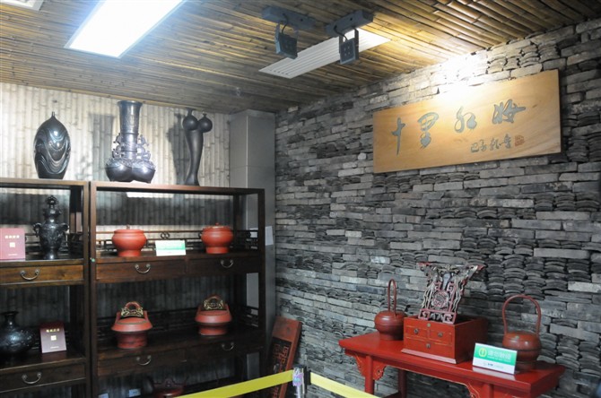 滕頭案例館中展示的“十里紅妝”寧波風(fēng)情