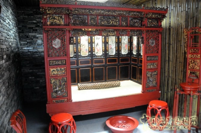 滕頭案例館中展示的“十里紅妝”寧波風(fēng)情
