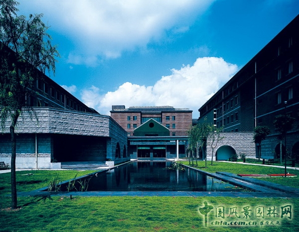 深圳平安金融大學(xué) 景觀(guān)設計 何小強 設計師 中國風(fēng)景園林網(wǎng)