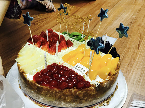 中國風(fēng)景園林網(wǎng)為員工舉辦集體生日會(huì )