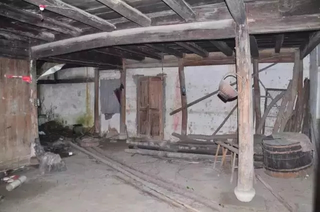老屋改造，破敗房子變花園別墅