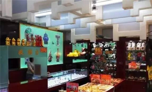 隈研吾爆改的故宮邊茶室，現竟變小商品攤！