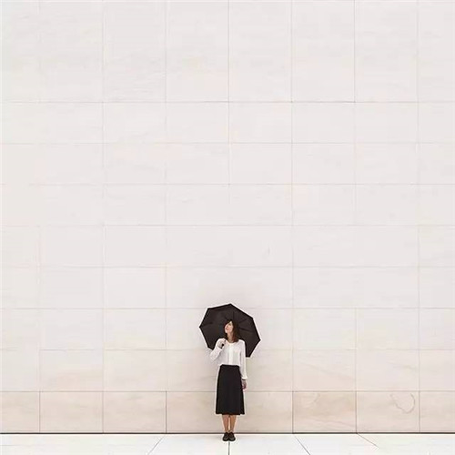 西班牙小情侶把全球景點(diǎn)玩出小情調