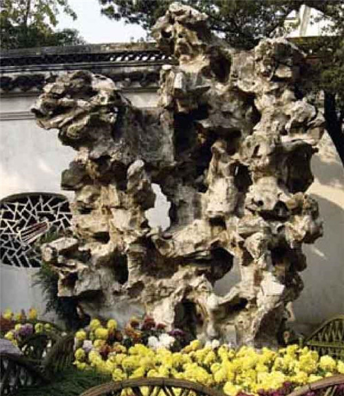 自然園林中的景觀(guān)置石