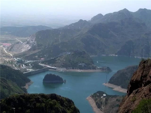 山海關(guān)原生態(tài)自然景觀(guān)游人如織的畫(huà)廊