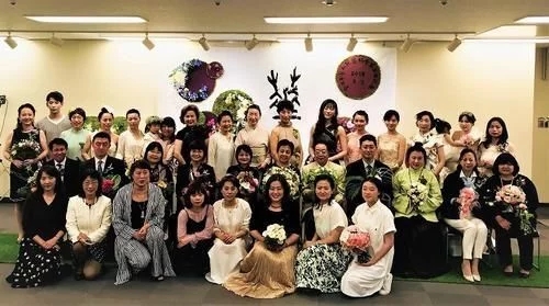 全日本華人花藝協(xié)會(huì )舉辦花展 